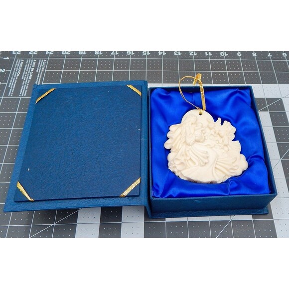 The Millenium Ornament Peace On Earth Limited Edition Roman Madonna Jesus Angels - Picture 7 of 8